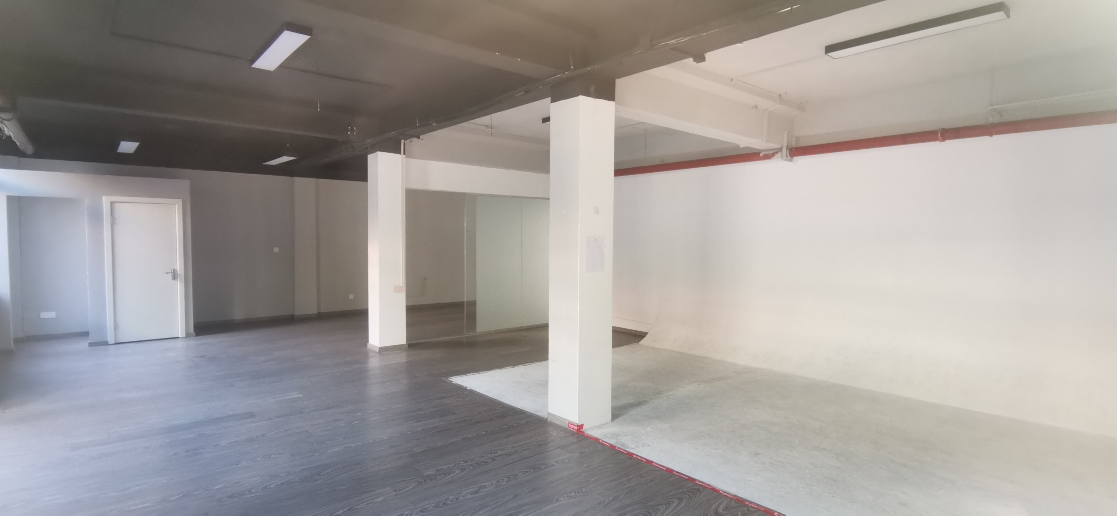 9-22042Q94024527.jpg 大宁乐平方150平带装修现房出租园区24小时独立空调(图5)