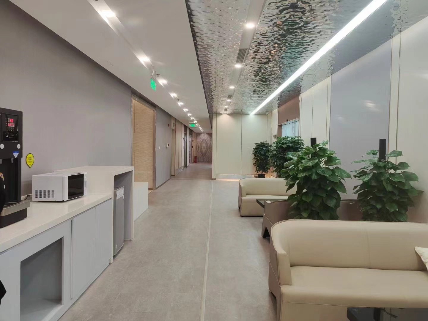 9-220505220109A4.jpg 龙之梦国际大厦100平精装修带家具拎包入住(图4)