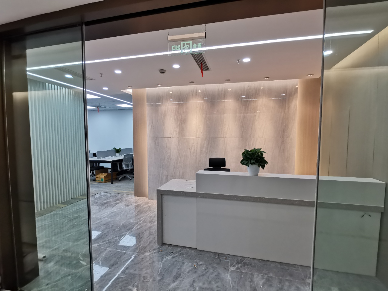 浦东证大五道口广场230平精装修带家具拎包入住(图1)