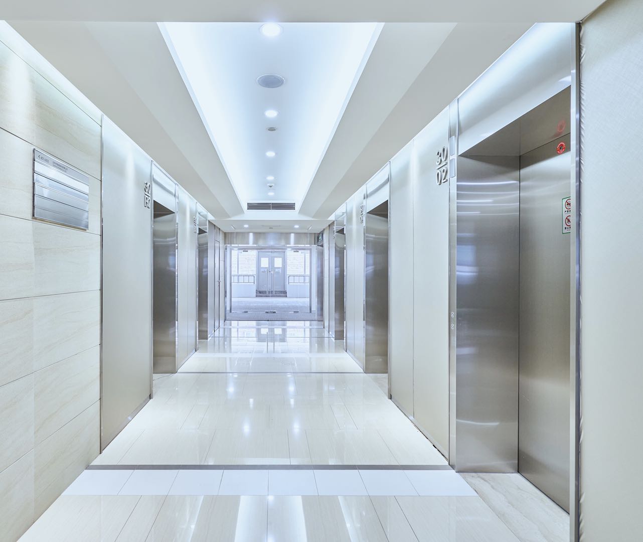 9-2205062230292K.jpg 徐家汇腾飞大厦精装修带家具拎包入住(图3)