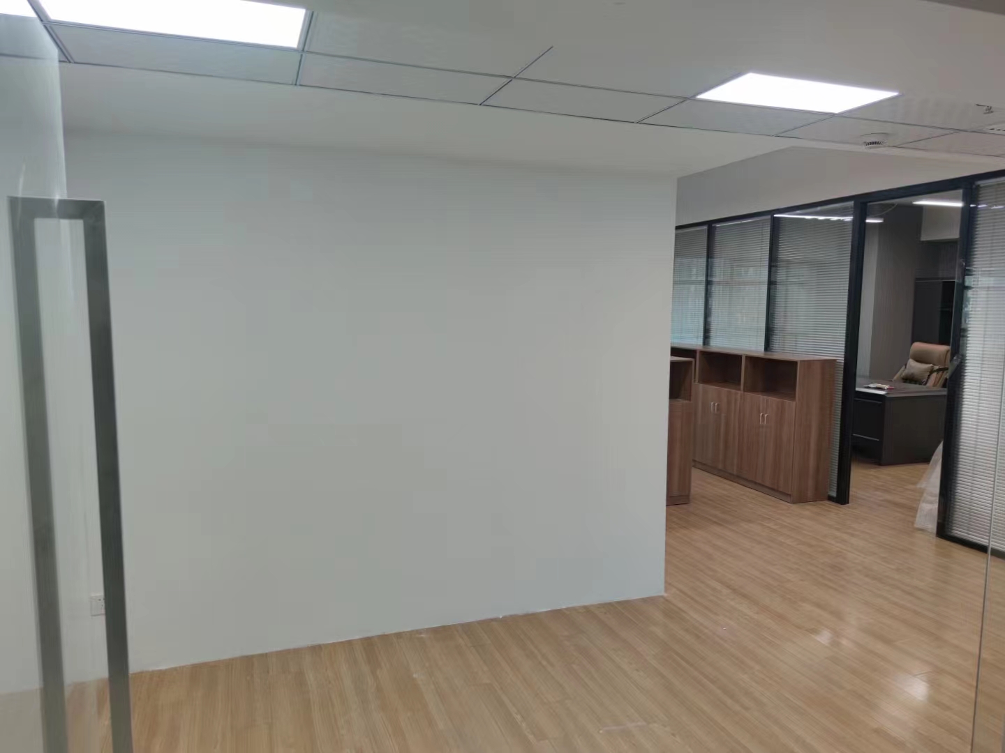 漕河泾上海研祥科技大厦195平精装修带家具优质房源出租(图1)