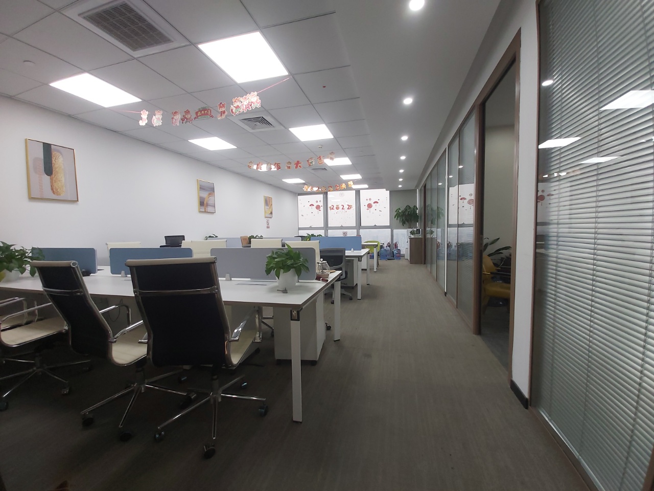 徐汇飞洲国际广场 写字楼出租 徐家汇 上海体育馆地铁站 高品质 精装修带家具  拎包入住 疫情减免 价格好谈 300平400平出租(图4)
