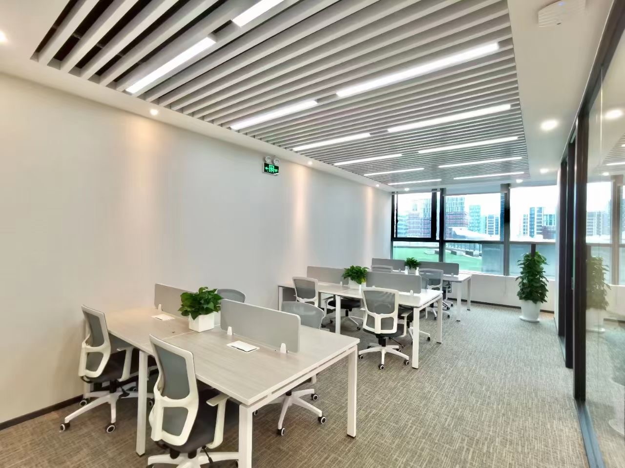 杨浦中航天盛广场 10号线三门路地铁站 高品质楼盘 精装修带家具 拎包入住 现房200平出租 24小时空调(图6)