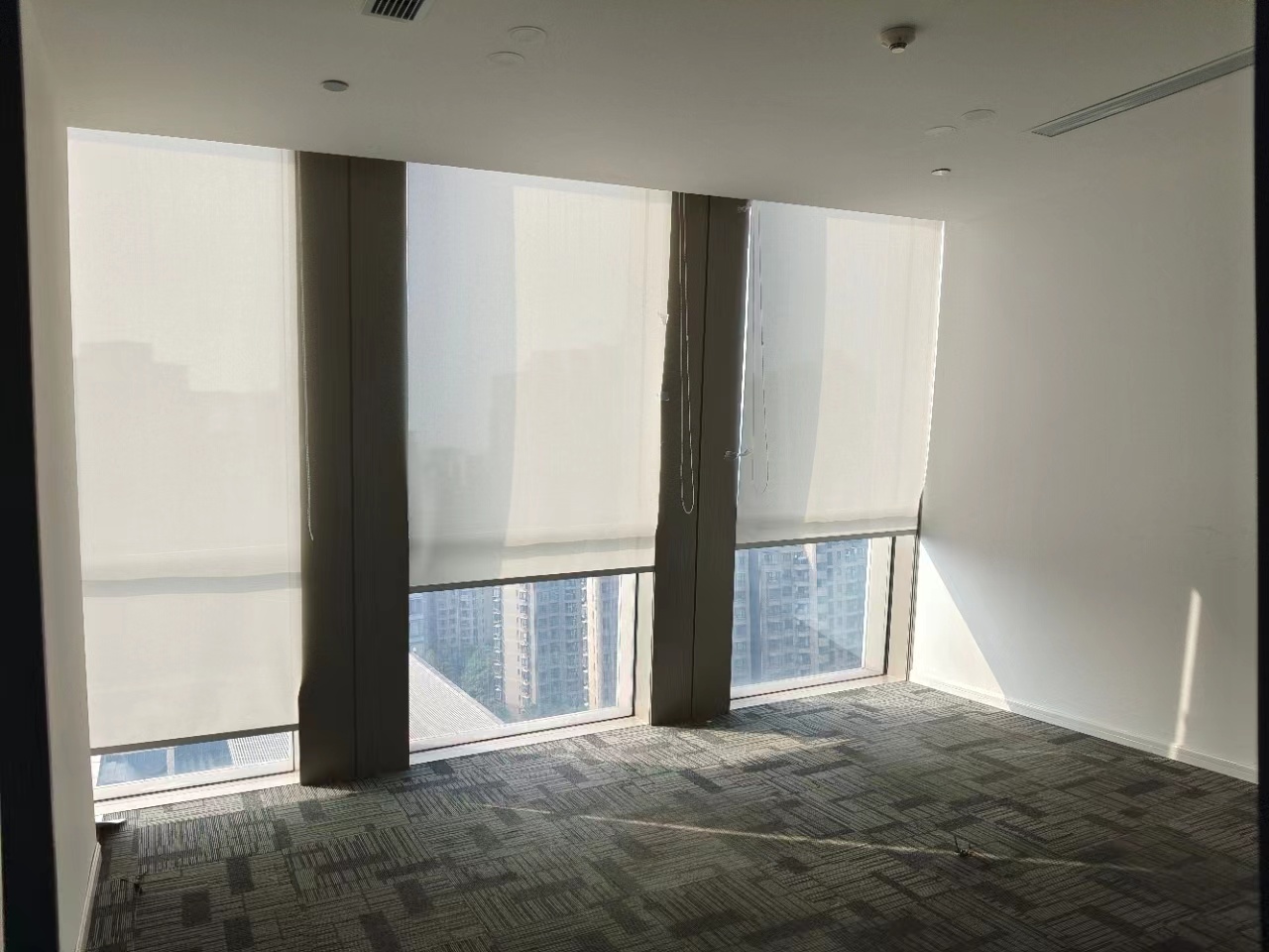 锦程大厦235平精装修带家具优质房源出租(图1)
