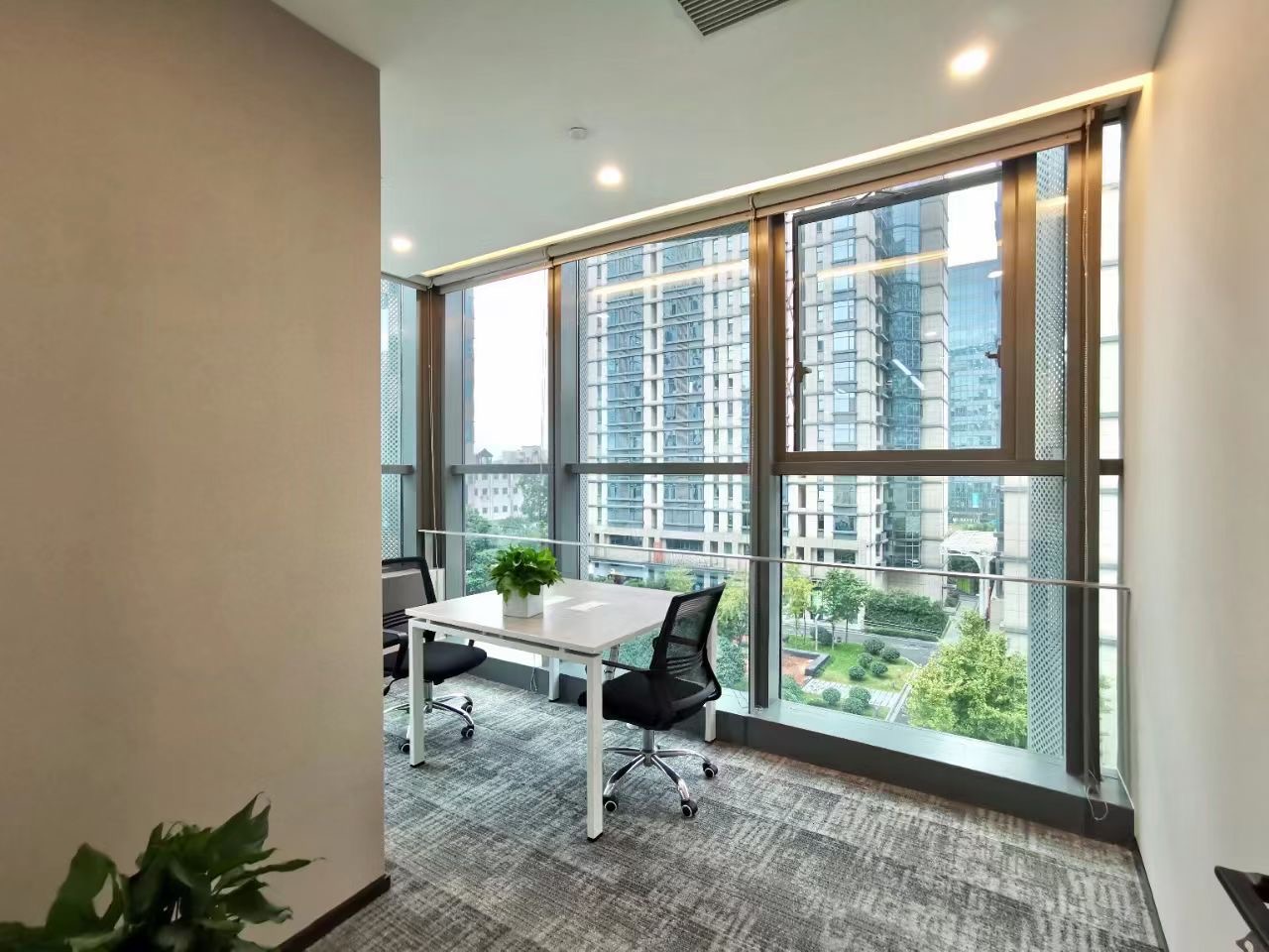 7-220509141JD24.jpg 南京西路嘉地中心 南京西路商圈 2号12号13号线南京西路地铁站 高品质楼盘 精装修带家具 拎包入住 适合加班 交通方便 网红楼盘 500平精装修带家具出租(图4)