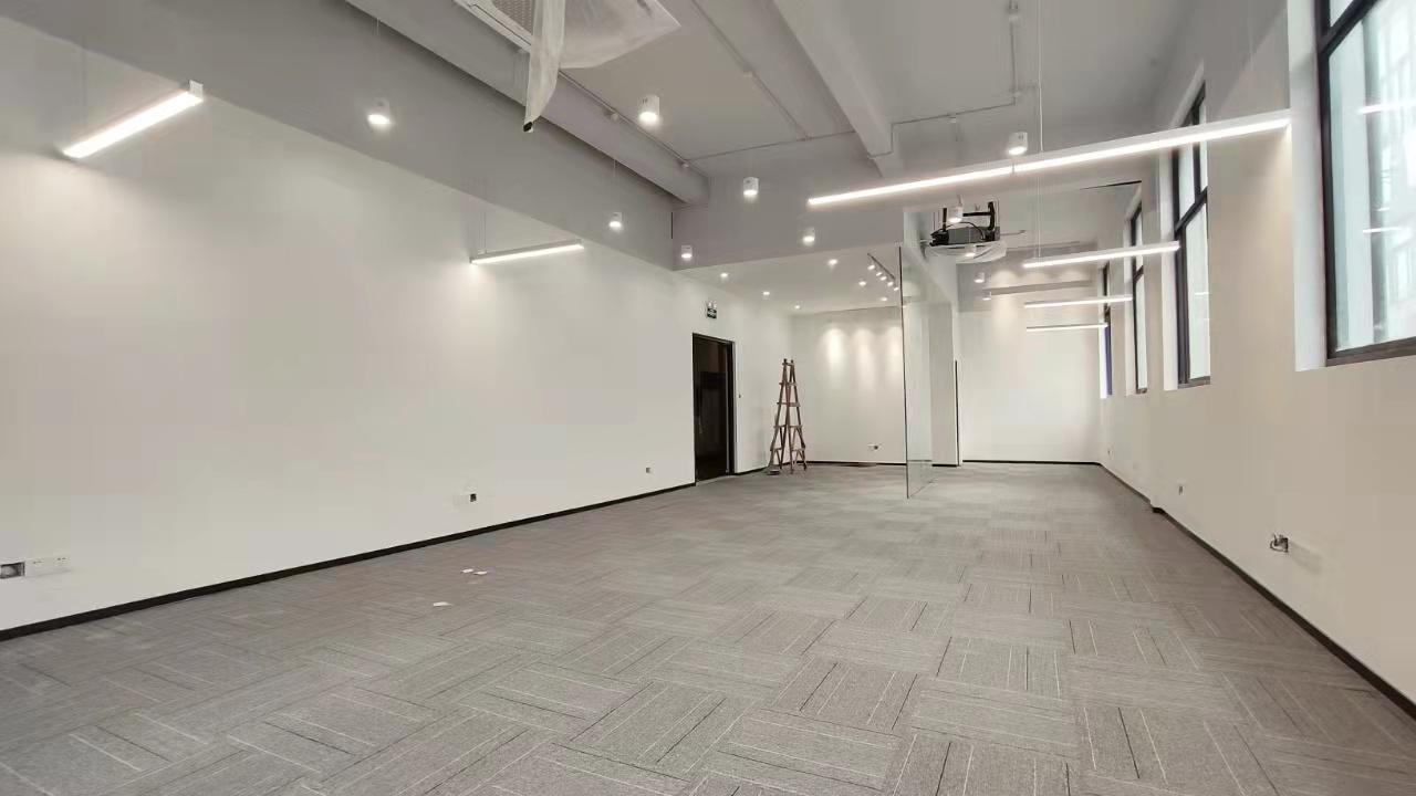 临平路站创意园 Z602创意园 100平简单装修1隔断 24小时空调 办公室选址(图1)