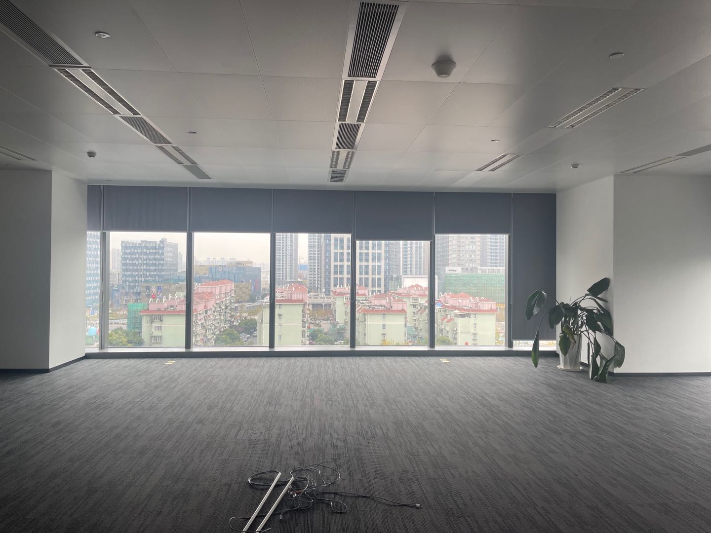 7-22051Q2503L62.jpg 普陀长风大渡河华大科技园 写字楼创意园 办公出租 精装修带家具拎包入住 互联网科技政策可定制装修 1000平整层现房出租24小时空调(图4)