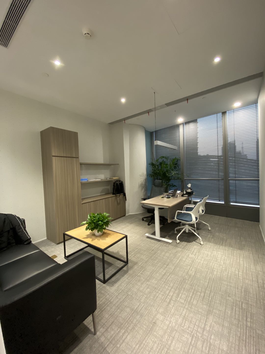 7-22051Q43402359.jpg 普陀长征 普罗娜商务广场写字楼出租祁连山南路地铁站上盖 商圈楼盘300平办公室出租(图4)