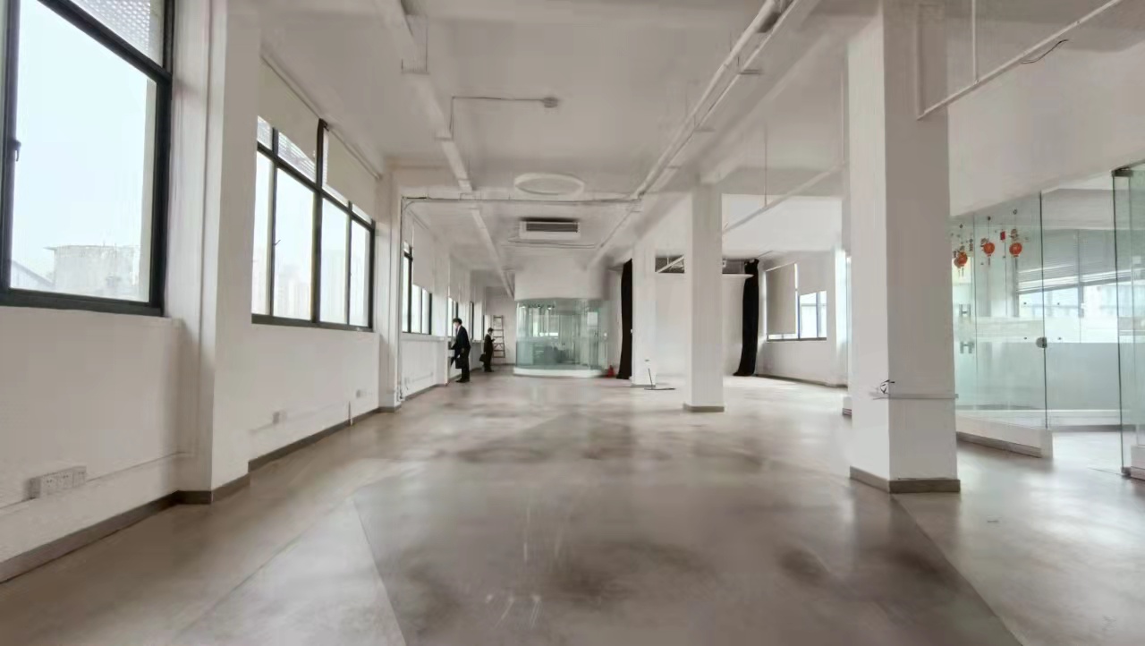 10-220530144230J6.jpg 中山北路格林德必易园 400平简单装修带隔断 独立空调 疫情特惠出租(图4)